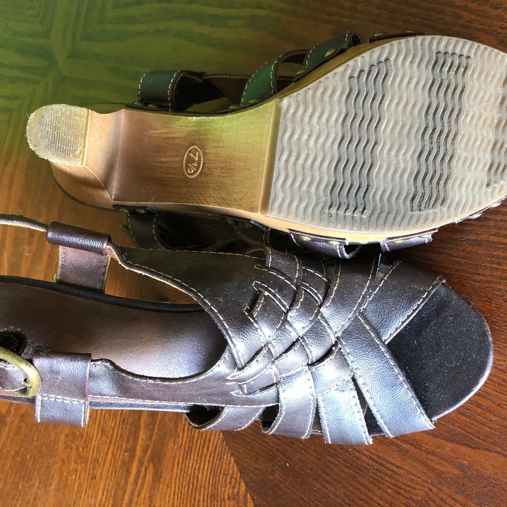 Xileration Brown Leather/Wood Sandals- 7 1/2 NEW